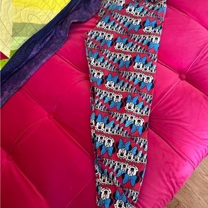 Lula Roe Minnie Mouse leggings